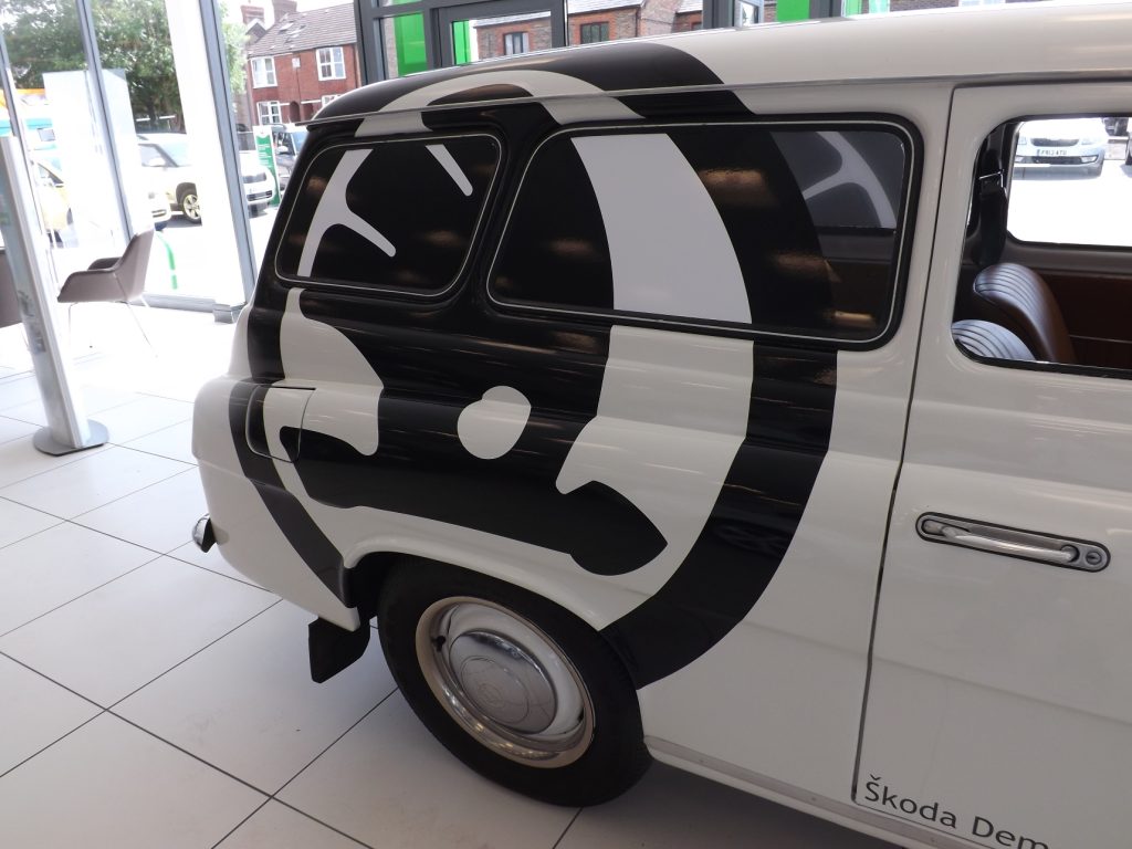 Classic cars can be sign written